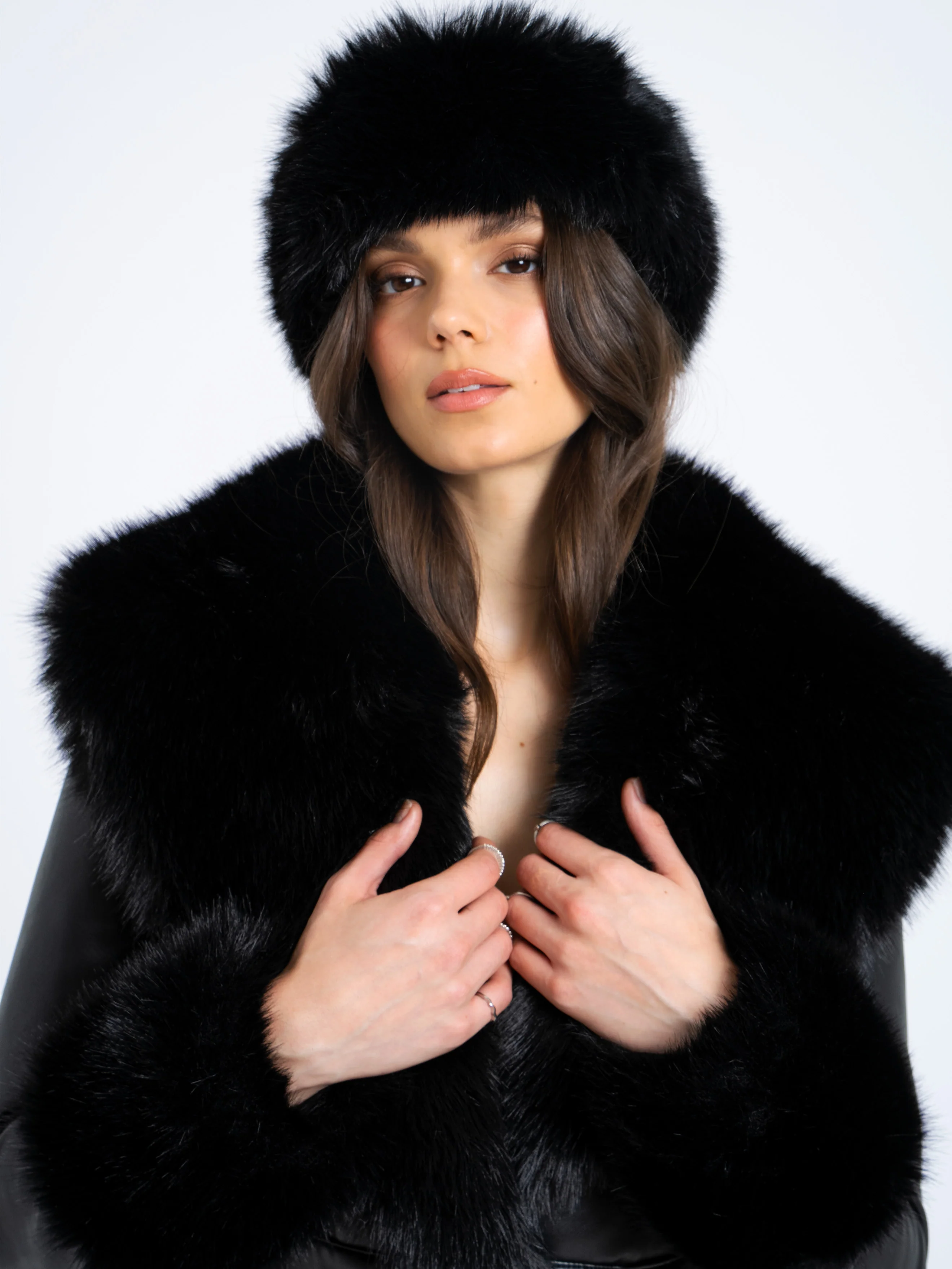 Miss Circle Black Wrap Around Vegan Fur Hat - Image 9
