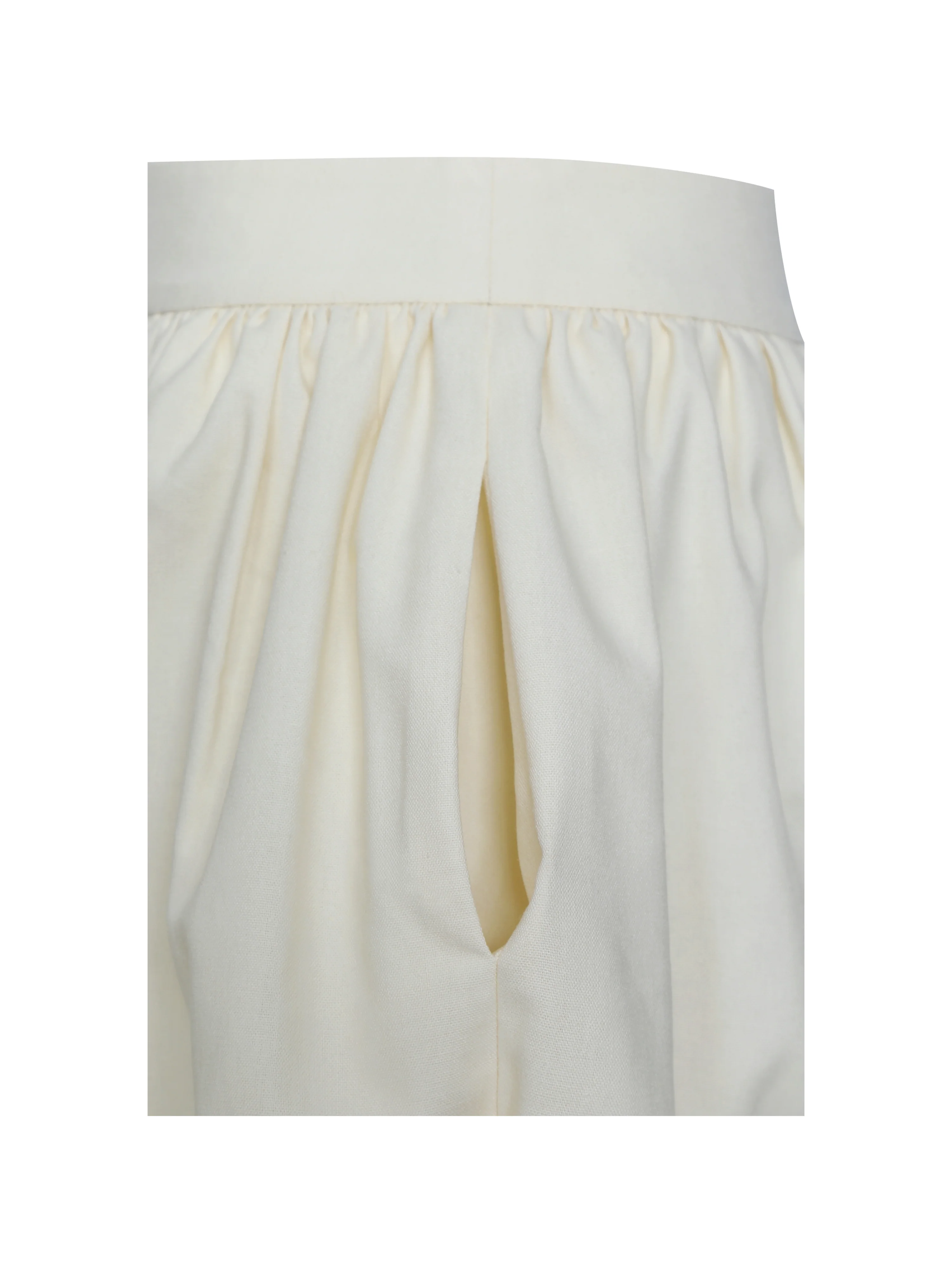 Quinzelle Off White Linen Bubble Shorts - Image 12